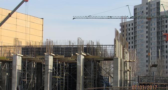 ЖК Лучи, строительство 2-го корпуса - вид с Производственной улицы Квартирный контроль