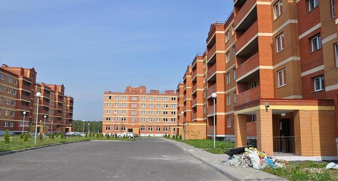ЖК Восточная Европа Проезд между 1 и 3 корпусами, вид на 2 корпус Квартирный контроль