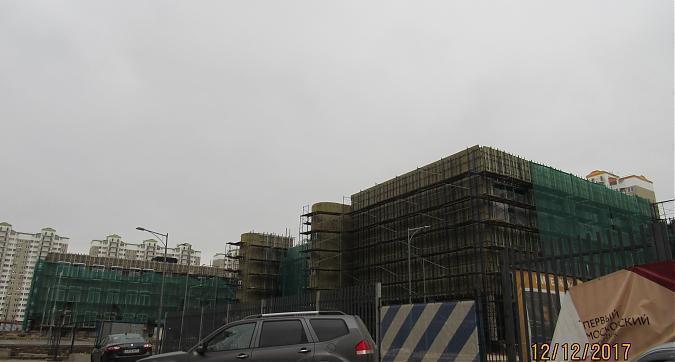 ЖК Первый Московский, школа на территории жилого комплекса, вид с улицы Атласова, фото 1 Квартирный контроль