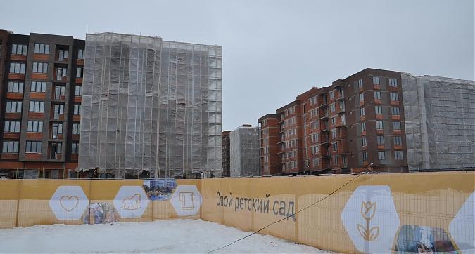 ЖК Медовая долина, 1-й и 3-й корпус, вид с восточной стороны Квартирный контроль