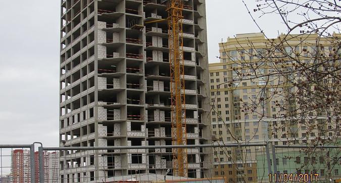 ЖК Мосфильмовский - вид на строительство 13-го корпуса с Мосфильмовской улицы Квартирный контроль