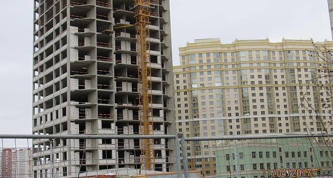 ЖК Мосфильмовский - вид на строительство 13-го корпуса с Мосфильмовской улицы Квартирный контроль