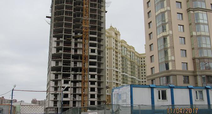ЖК Мосфильмовский - вид на строительство 13-го корпуса с Мосфильмовской улицы Квартирный контроль