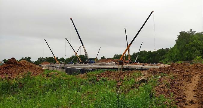 ЖК Театральный Парк, вид на строительство корпусов 35-37 с ул. Полевой, фото 2 Квартирный контроль