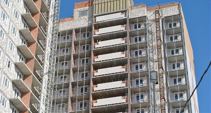 ЖК Лермонтова, 10 - в корпусе 2 ведется работа по остеклению Квартирный контроль
