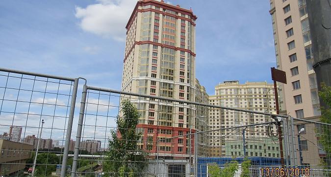 ЖК Мосфильмовский, 14-й корпус - монолитные работы, вид с Мосфильмовской улицы, фото 6 Квартирный контроль