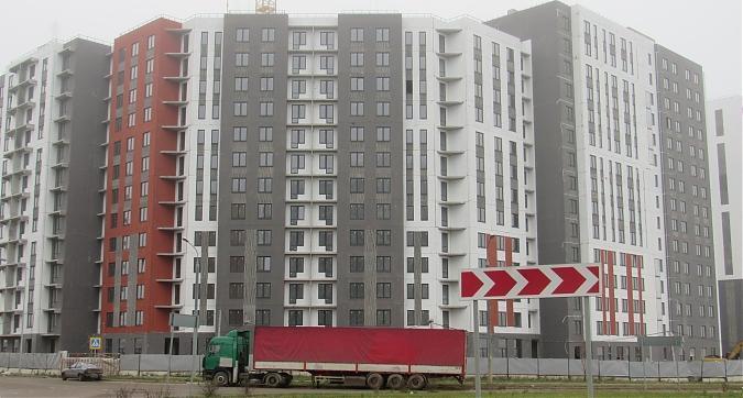 ЖК Новые Ватутинки мкр Центральный, корпус 1/2, вид с ул. 3-я Нововатутинская, фото - 1 Квартирный контроль