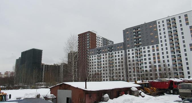 ЖК Гринада (ЖК На Феодосийской), 2 и 5 корпуса - вид с Феодосийской улицы Квартирный контроль