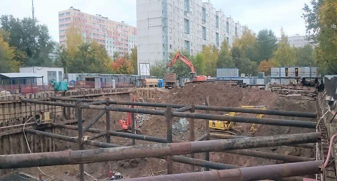 ЖК Дом на Абрамцевской, работы по обустройству котлована - вид с Абрамцевской улицы, фото 5 Квартирный контроль