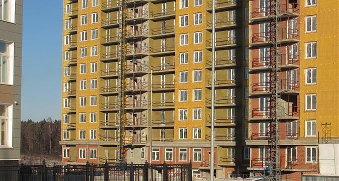 ЖК Изумрудные Холмы, корпус 17, вид с Бульвара Космонавтов, монолитно-фасадные работы, фото - 3 Квартирный контроль