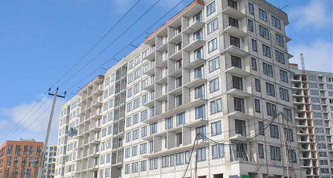 ЖК Северный - в корпусе 9 ведется остекление окон Квартирный контроль