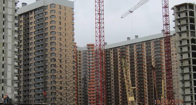 UP - квартал Сколковский - вид на строящиеся корпуса 9 и 8 со стороны улицы Чистяковой Квартирный контроль