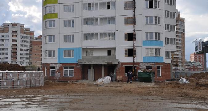 Строй площадка перед 7 корпусом в жилом районе Новокуркино Квартирный контроль