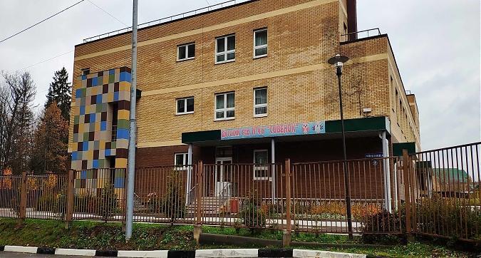 ЖК Экоград на Микояна, детский сад, вид с ул. Манометр, фото 8 Квартирный контроль